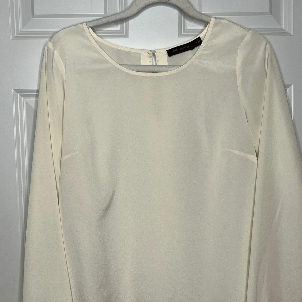 The Limited Studded Split Back Ivory Blouse Size Medium‎ Long Sleeve Cream Top